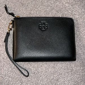 TORY BURCH WRISTLET